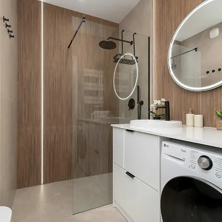 Apartmán Air-conditioned With Parking And Balcony By Renters