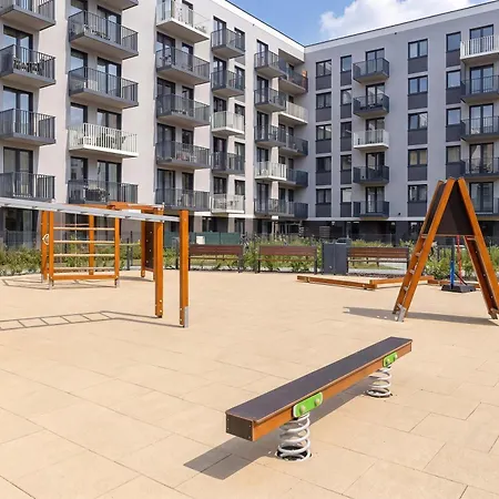 Air-conditioned With Parking And Balcony By Renters Apartmán